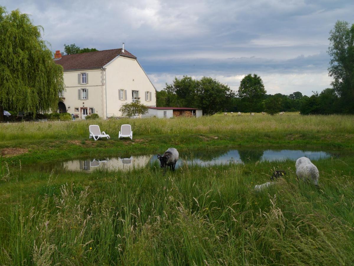 La Maison Au Vert Melincourt Exteriör bild