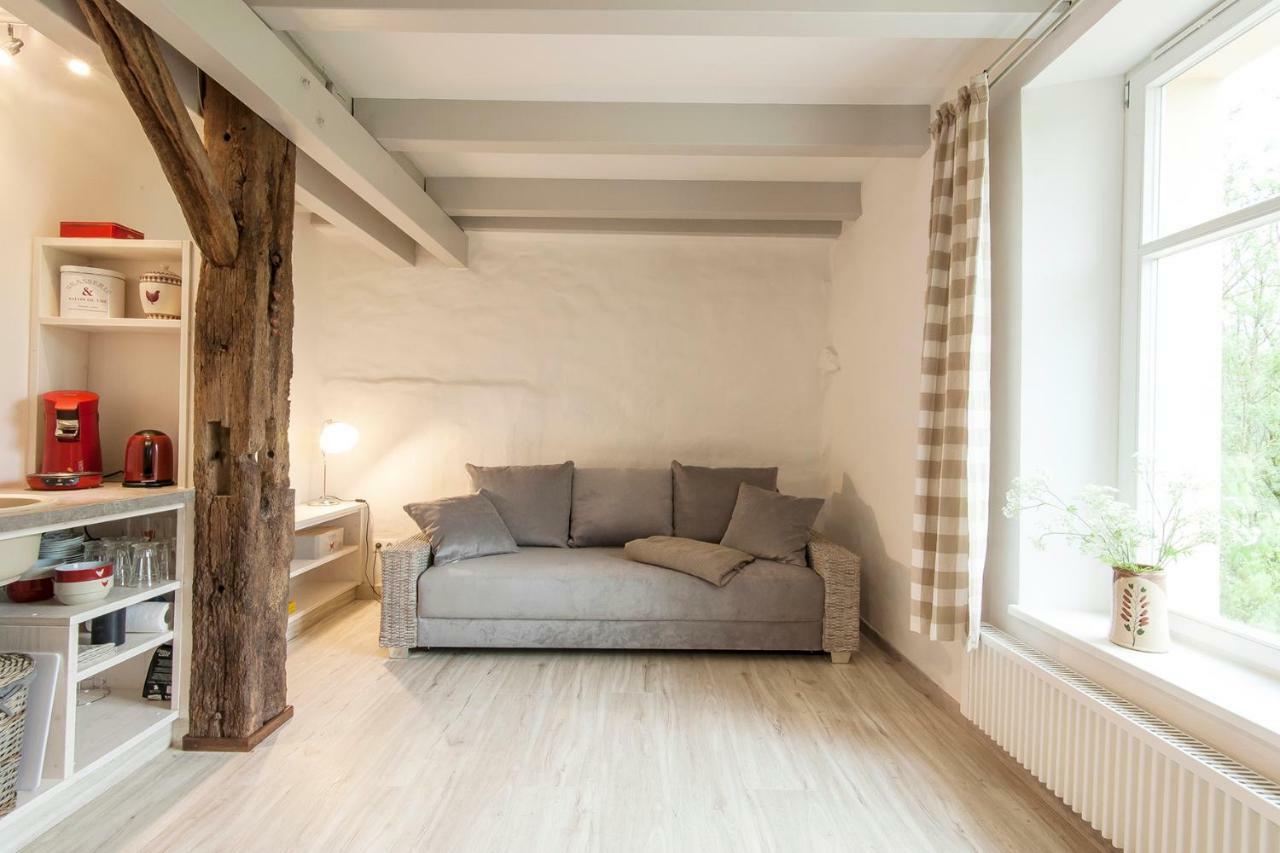 La Maison Au Vert Melincourt Exteriör bild